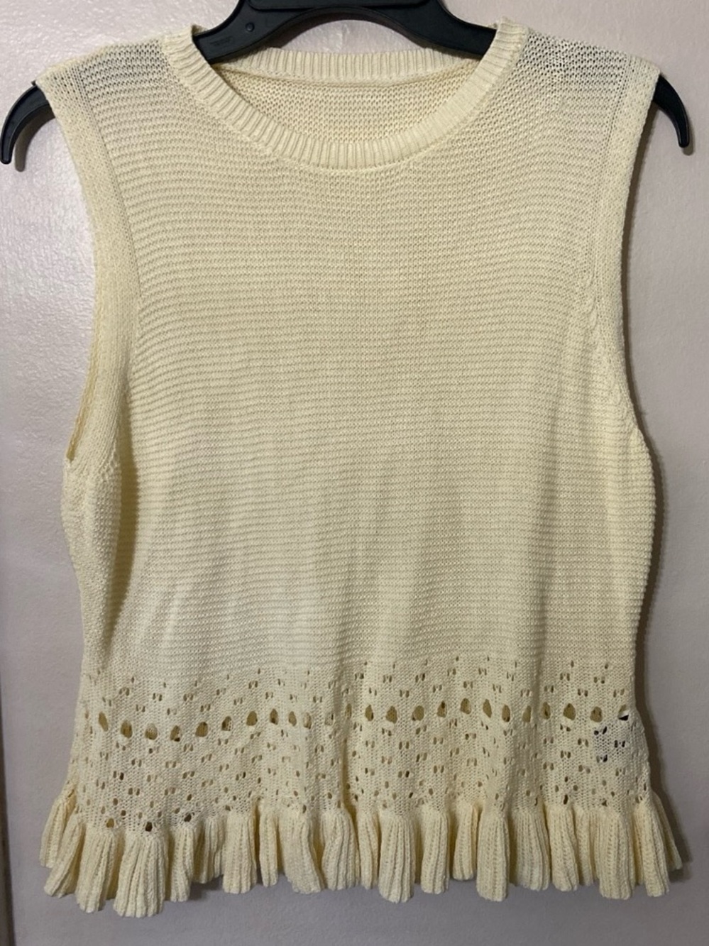 SHEIN Cream Knit Tassel-Hem Sleeveless Top